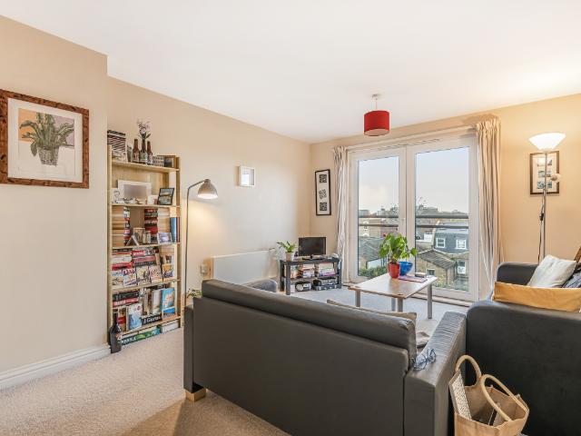 Apartment for rent in Herne Hill, Greater London
