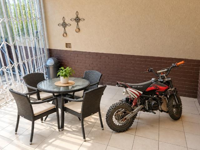 Apartment for rent in Roodepoort-Noord, Roodepoort
