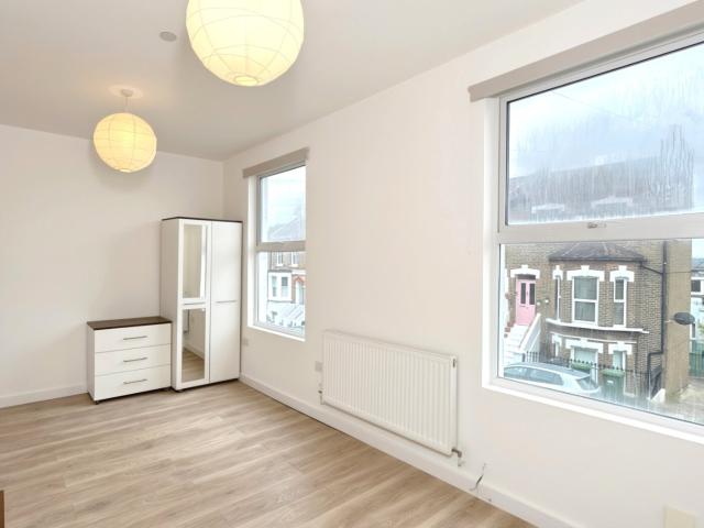 Apartment for rent in London Borough of Lewisham, Forest Hill