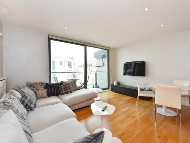Apartment for rent in Brompton, Greater London