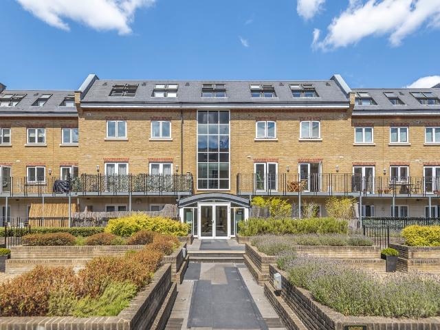Apartment for rent in Earlsfield, Greater London