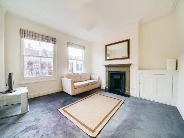 Apartment for rent in Stockwell, Greater London
