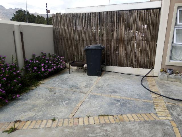 Apartment for rent in Temperance Town, City of Cape Town
