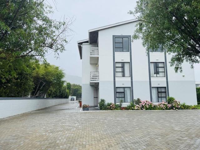 Apartment for rent in Baardskeerdersbos, Western Cape