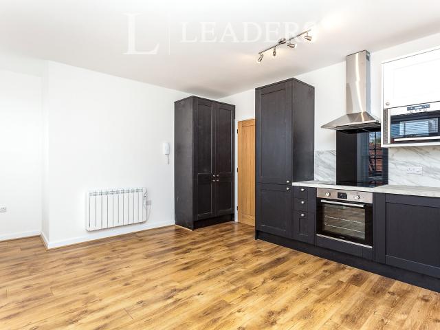 Apartment for rent in Perryfields, West Sussex