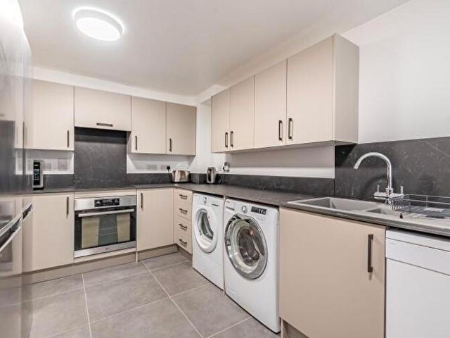Apartment for rent in Holywell, The Slade