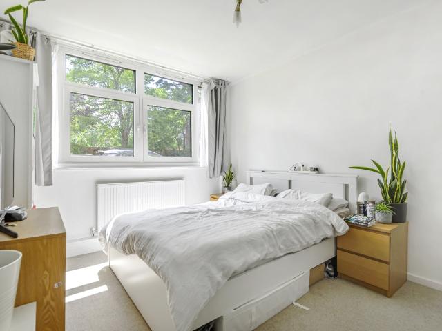 Apartment for rent in Southfields, Greater London