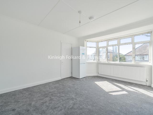 Apartment for rent in Widmore, Greater London