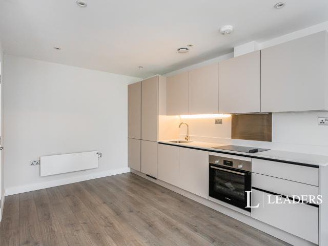 Apartment for rent in Perryfields, West Sussex