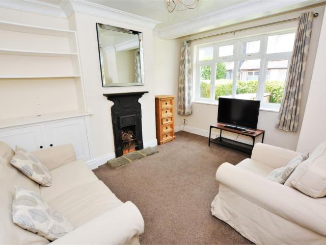 Apartment for rent in London Borough of Merton, Collier's Wood