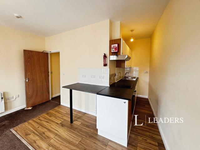 Apartment for rent in Southtown, Stokesby