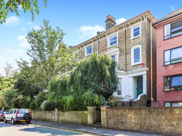Apartment for rent in Surbiton, Greater London