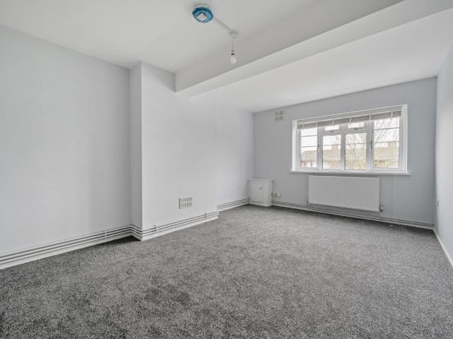 Apartment for rent in London Borough of Ealing, Greenford