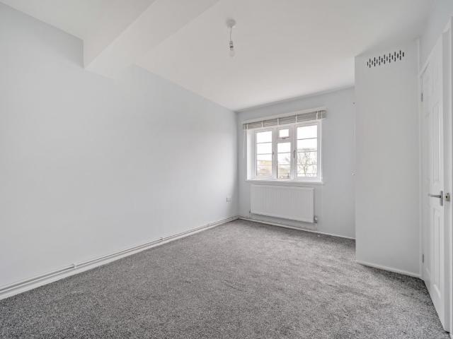 Apartment for rent in London Borough of Ealing, Greenford