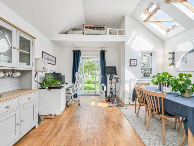 Apartment for rent in Stockwell, Greater London