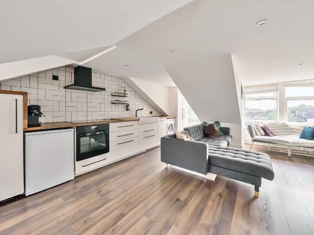 Apartment for rent in Streatham Hill, Greater London