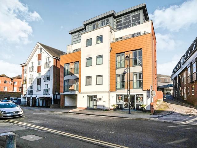 Apartment for rent in Brook Street, Bourne Vale