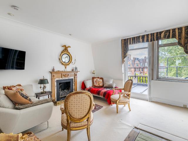 Apartment for rent in Kensington, Greater London
