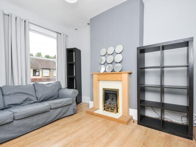 Apartment for rent in London Borough of Lewisham, Ladywell