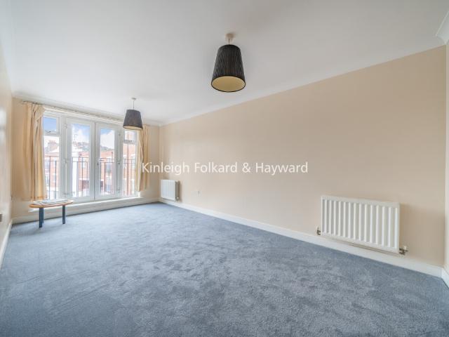 Apartment for rent in Widmore, Greater London