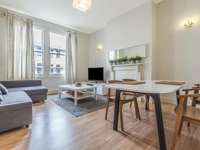 Apartment for rent in Brook Green, Greater London