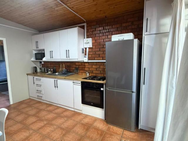 Apartment for rent in Monument Heights, Sol Plaatje Local Municipality