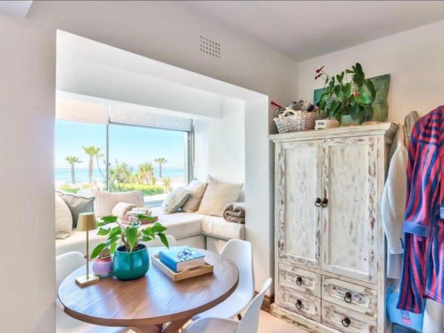 Apartment for rent in Mouille Point, Cape Town