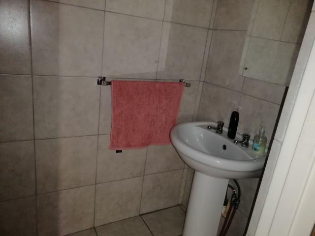 Apartment for rent in New Park, Sol Plaatje Local Municipality