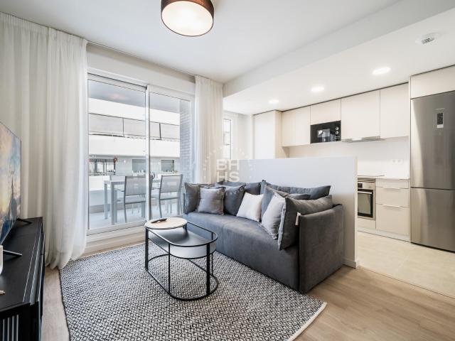 Apartamento en alquiler en Nueva Andalucía, Costa del Sol Occidental