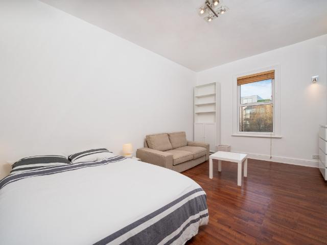 Apartment for rent in London Borough of Merton, South Wimbledon