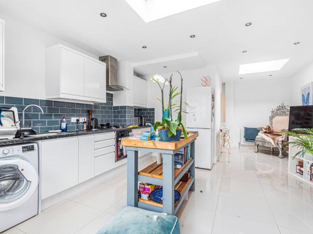 Apartment for rent in Colney Hatch, Isle Of Man