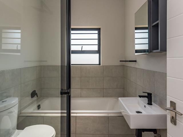 Apartment for rent in Pinehaven Country Estate, Mogale City Local Municipality