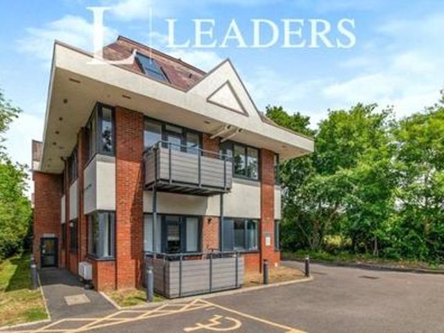 Apartment for rent in Leatherhead, Mole Valley