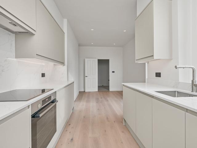 Apartment for rent in Battersea, Greater London
