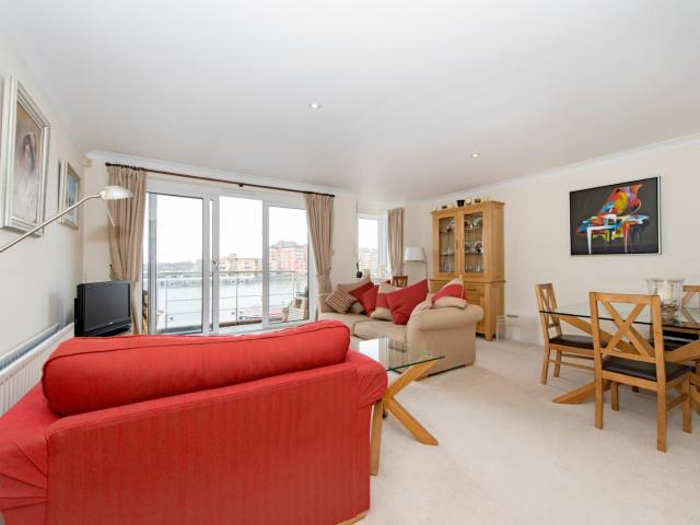 Apartment for rent in Battersea, Greater London