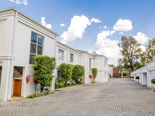 Apartment for rent in Senderwood, City of Ekurhuleni Metropolitan Municipality