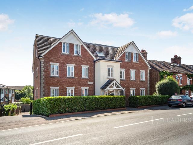 Apartment for rent in Trench Wood, Bourne Vale