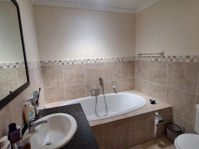 Apartment for rent in Helderzicht, Somerset West