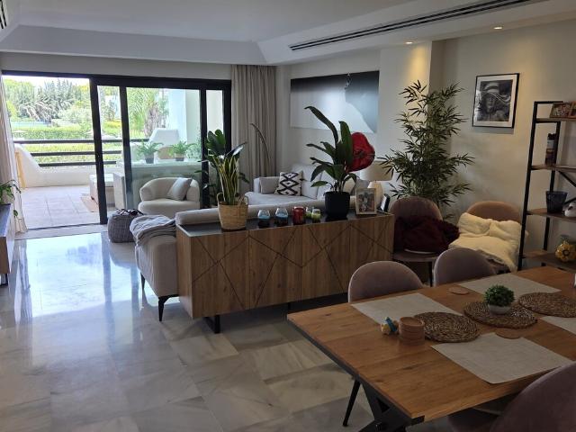 Apartamento en alquiler en Honda Cavada, Costa del Sol Occidental