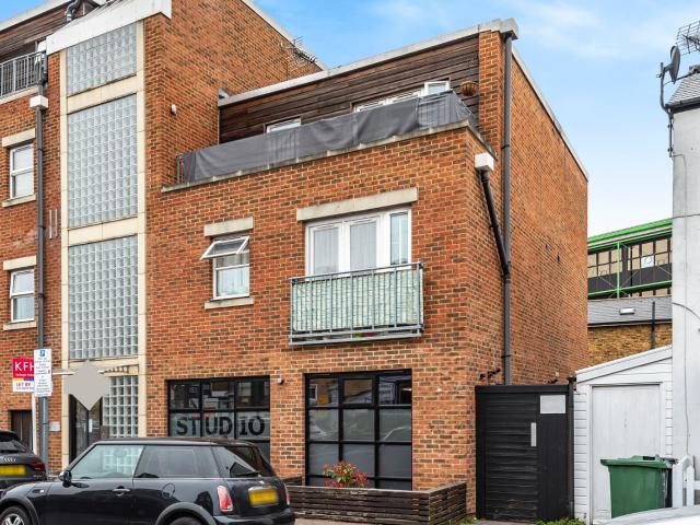 Apartment for rent in Surbiton, Greater London