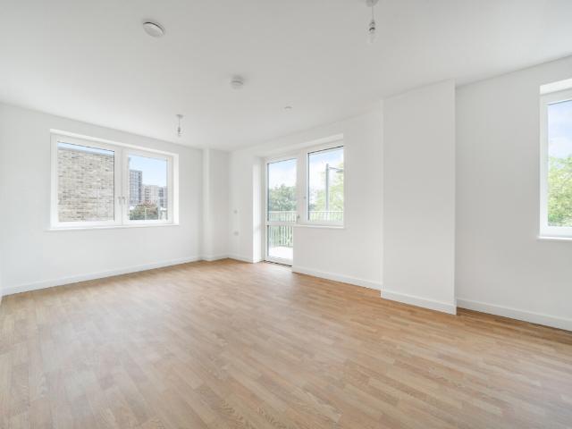 Apartment for rent in Roding Riverside, Greater London