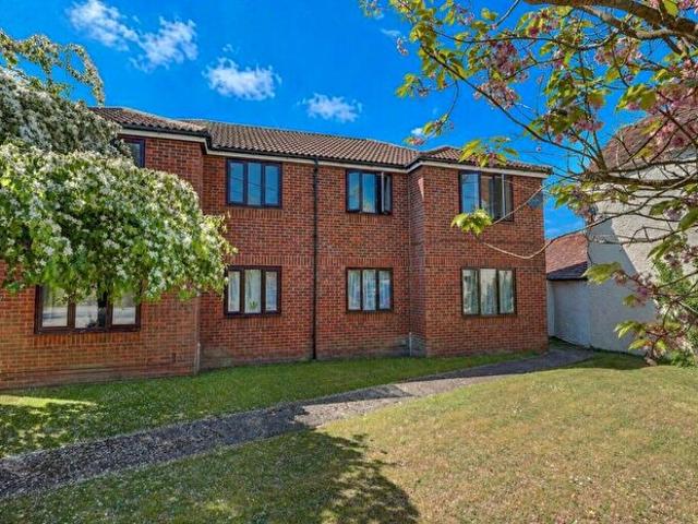 Apartment for rent in Horsenden, Princes Risborough