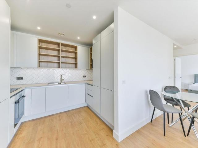Apartment for rent in Aberfeldy Village, Blackwall