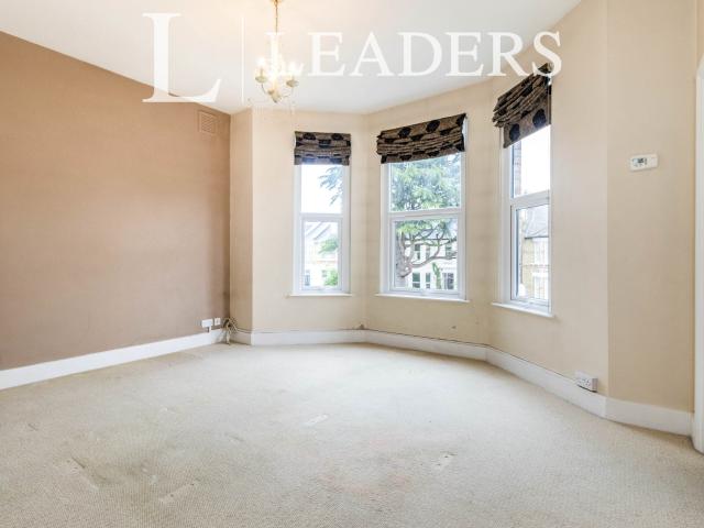 Apartment for rent in Berrylands, Greater London