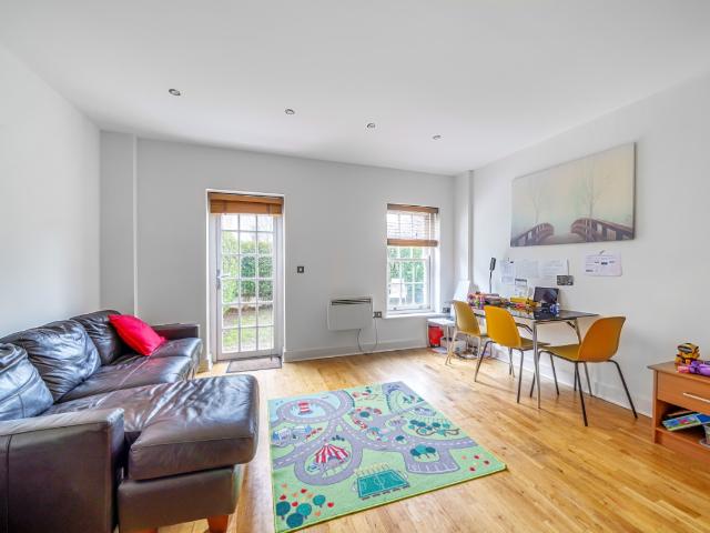 Apartment for rent in East Greenwich, Greater London