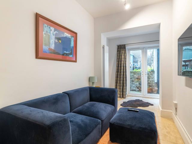 Apartment for rent in West Kensington, Greater London