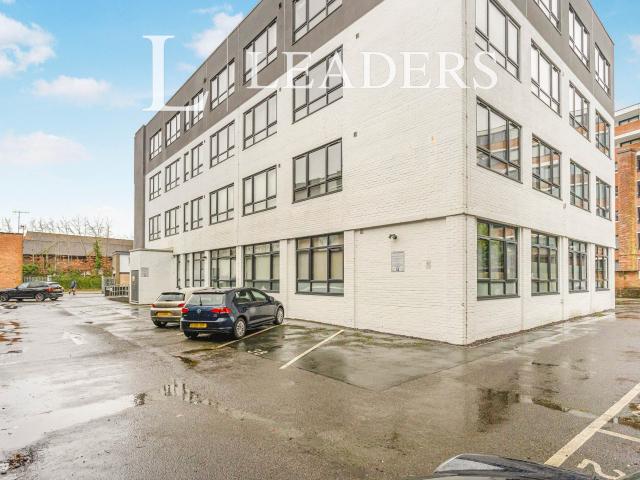 Apartment for rent in Perryfields, West Sussex
