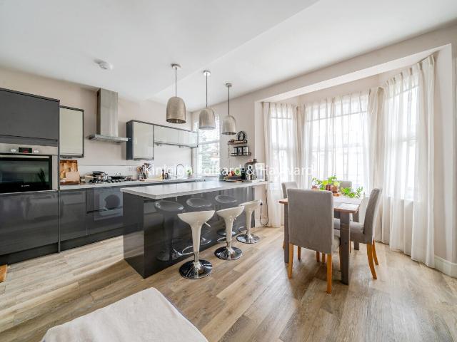 Apartment for rent in London Borough of Ealing, Greater London