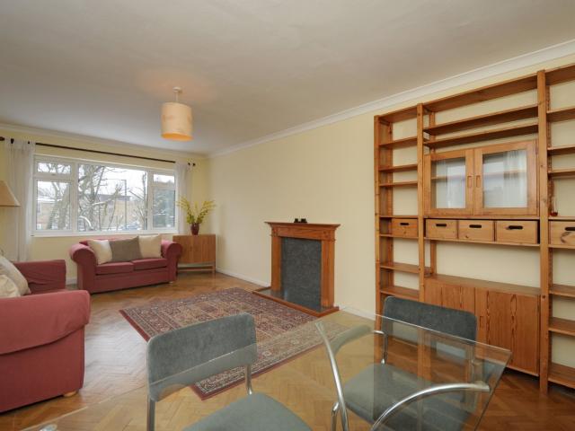 Apartment for rent in Brondesbury, Greater London