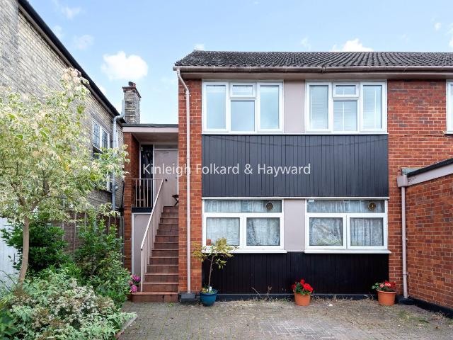 Apartment for rent in Fallow Corner, Greater London